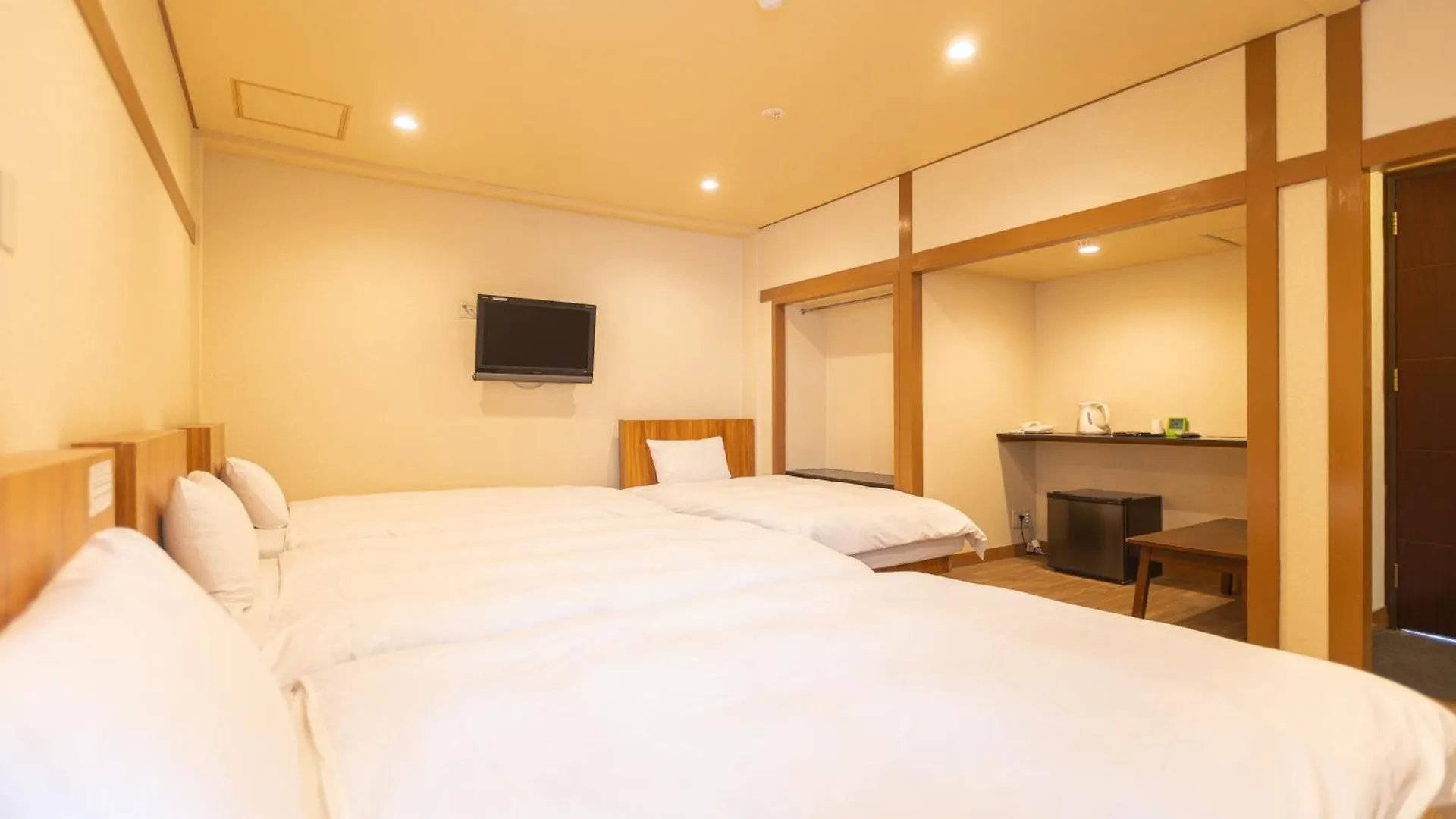 Miro Hotel Dotonbori Osaka 3*,
